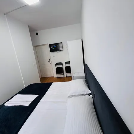 Tirana Central Suites Apartman *
