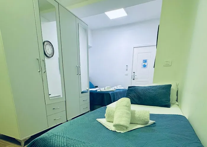 Tirana Central Suites Apartament *