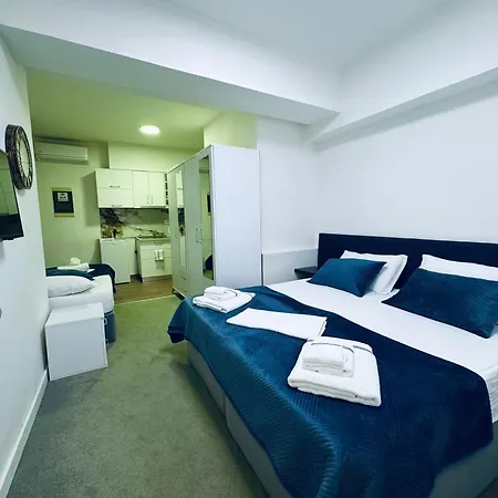 Tirana Central Suites 아파트 티라나