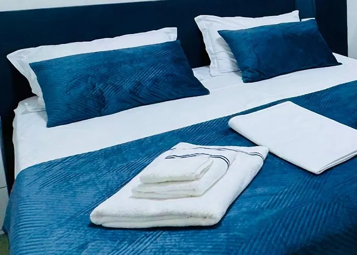 Tirana Central Suites شقة