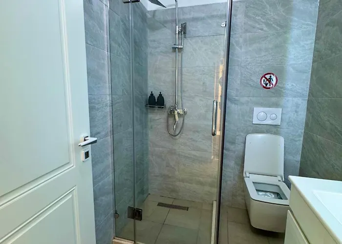 Tirana Central Suites تيرانا